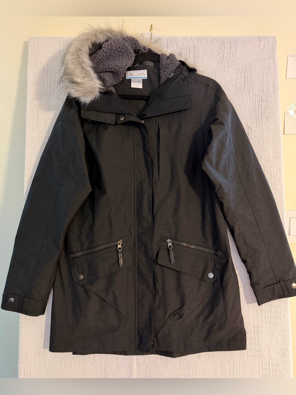 Columbia Interchange Carson Pass Faux Fur Hooded Jacket Shell - Medium Outerwear
